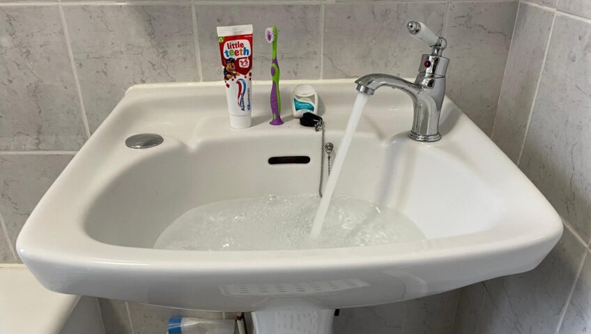 Mixer tap and basin [city]